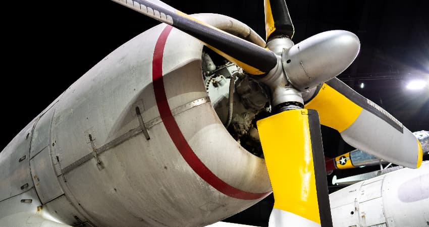 The propeller of a larger aircraft in a museum