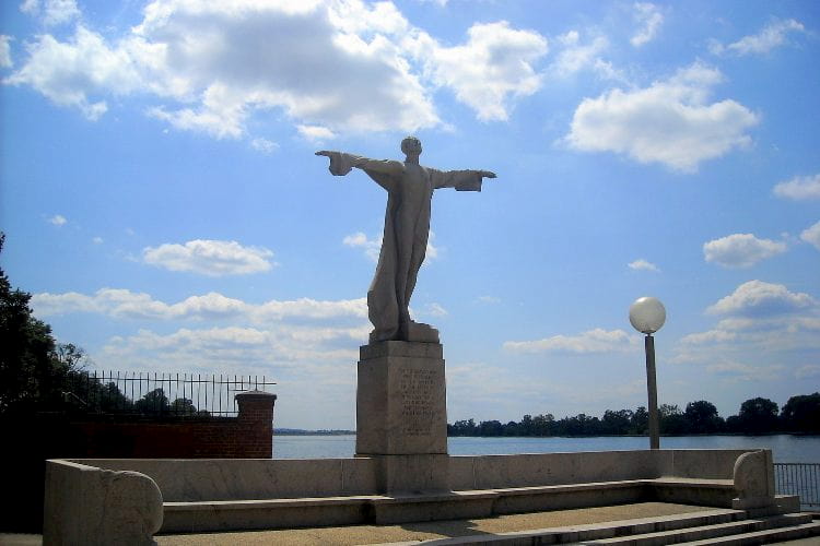 Titanic Memorial in D.C. 