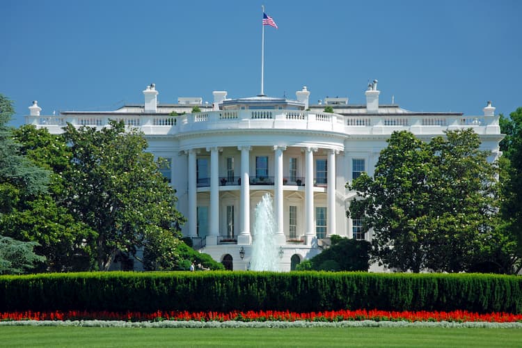 White House rotunda with fountains